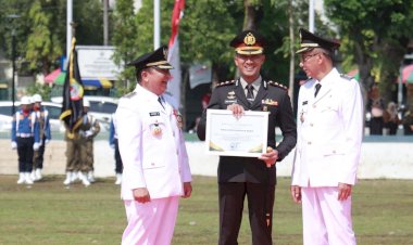 Kapolres-Jember-Terima-Dua-Penghargaan-dalam-Upacara-Hari-Jadi-Kabupaten-Jember-ke-96