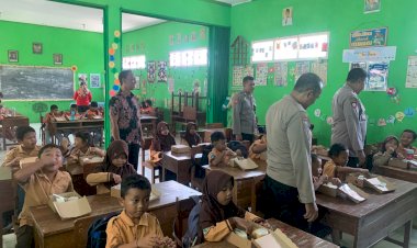 Wujudkan-Asta-Cita-Polres-Nganjuk-Berbagi-Makanan-Bergizi-di-SDN-1-Wilangan