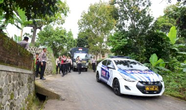 Polisi-Siagakan-Ratusan-Personel-dan-BKO-Brimob-untuk-Amankan-PSU-Pilkada-Magetan