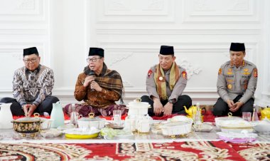 Kunjungi-Buntet-Pesantren-Cirebon,-Kapolri-Silaturahmi-ke-Dewan-Sepuh-hingga-Resmikan-Pondok