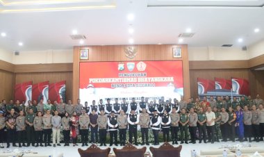Kapolresta-Sidoarjo-Kukuhkan-Pokdar-Kamtibmas-Bhayangkara-2025-2029