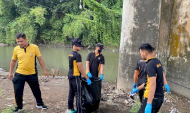 Polri-Peduli-Lingkungan:-Polres-Jember-Gelar-Aksi-Bersihkan-Sungai-Bedadung-di-Hari-Bhayangkara-ke--79