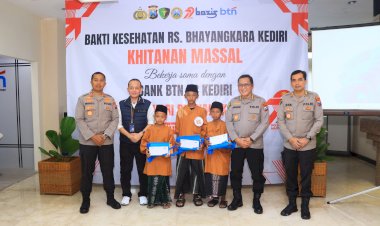 Kolaborasi-Polres-Kediri-Kota-Bersama-RS-Bhayangkara-dan-BTN-Gelar-Khitanan-Gratis-di-Hari-Bhayangkara-ke--79