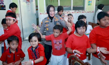 Sambut-Hari-Jadi-ke--77-Polwan-Polda-Jatim-Gelar-Bakti-Kesehatan-di-Yayasan-Pendidikan-Autis-Mutiara-Hati