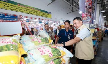 Gerakan-Pangan-Murah,-Polda-Jatim-Gandeng-Bulog-Salurkan-2-Ton-Beras-Rp-11-ribu