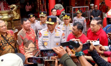 Kapolda-Jatim-Tinjau-Klenteng-Eng-An-Kiong-di-Kota-Malang-Tegaskan-Komitmen-Jogo-Jawa-Timur-Saat-Imlek-2026