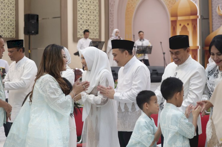 Sambut Idul Fitri Polda Jatim Laksanakan Sholat Id dan Gelar Halalbihalal