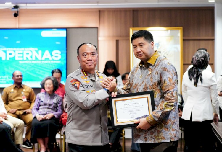 Dukungan Polri pada Program 3 Juta Rumah Subsidi Diganjar Penghargaan dari Menteri PKP