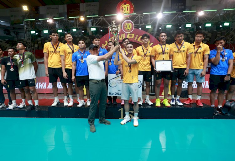 Tim Putra Bhayangkara Presisi Juara I di Open Tournament Bola Voli Piala Panglima TNI Tahun 2025