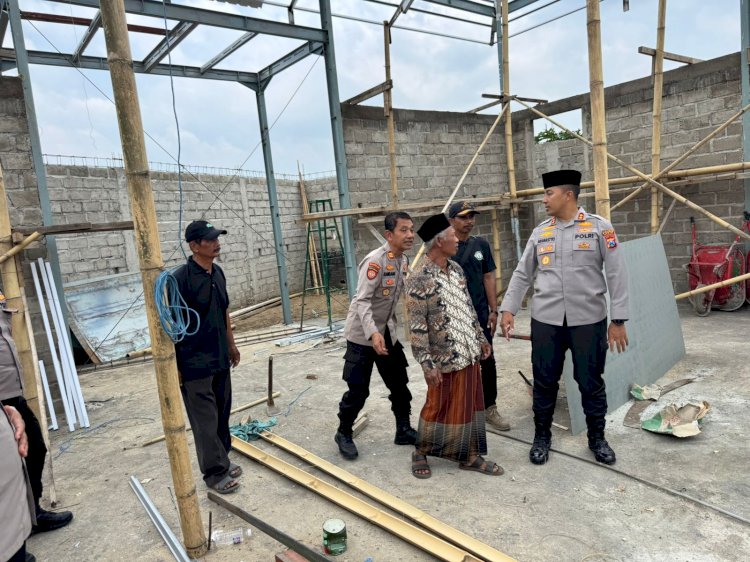 Polri Peduli : Polres Kediri Salurkan Bantuan untuk Pembangunan Masjid