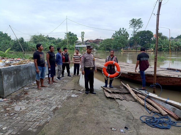 Polsek Balongbendo Cek Keamanan Penyeberangan Tambangan Perahu