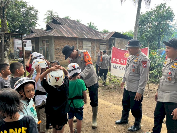Trauma Healing Polri Hadirkan Flying Fox untuk Kembalikan Senyum Anak Anak Terdampak Bencana di Kayu Pasak