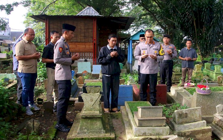 Jelang Ramadan 1447 H, Kapolresta Malang Kota Ziarah ke Makam Korban Kanjuruhan